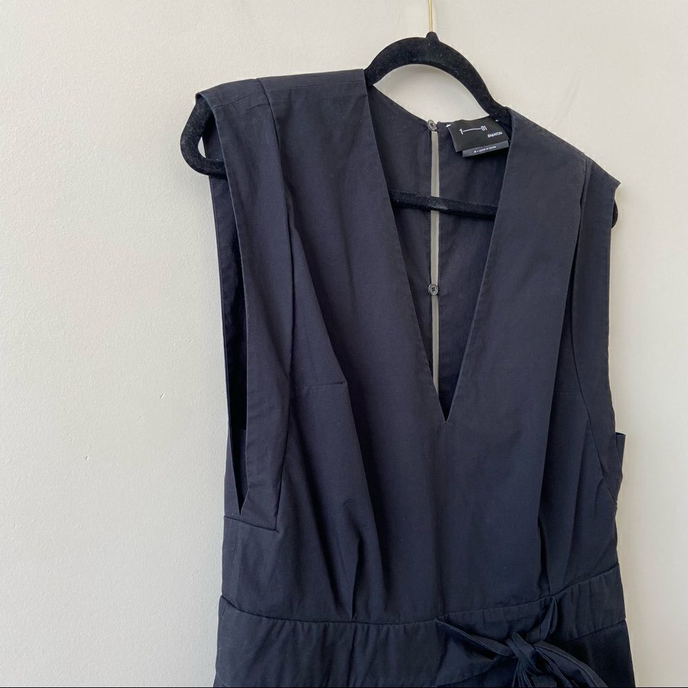 Aritzia-1-01 babaton Judith 100% Cotton Structured Deep V Midi Dress (Medium) - Picture 7 of 14